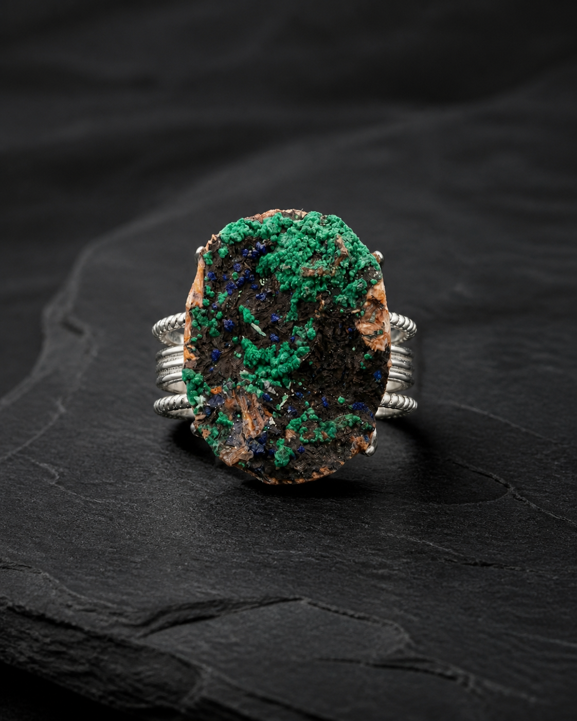 Editorial interpretation of Green Signal Ring — No. 003
