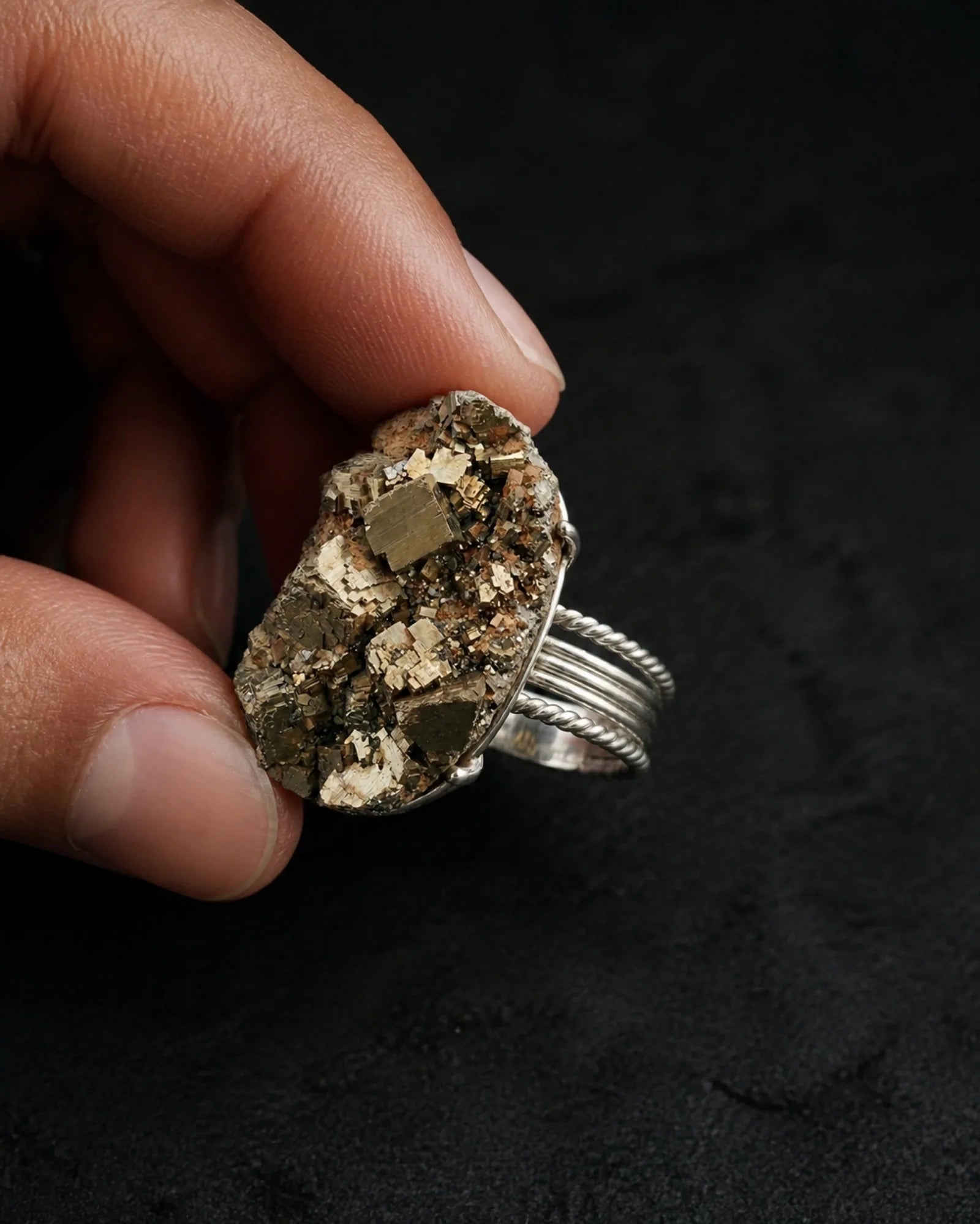 Old Gold Ring — JR01-015 — claim moment