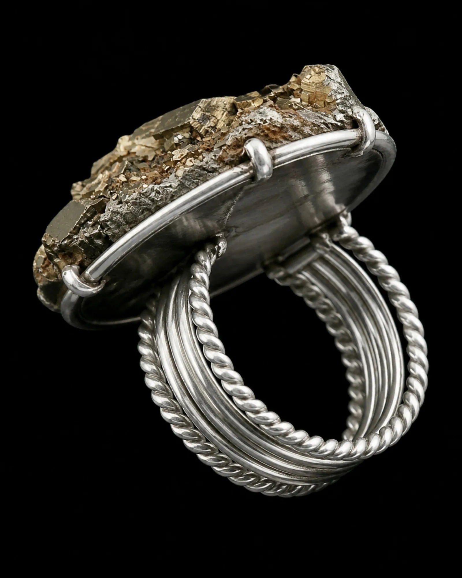 Old Gold Ring — JR01-015 — setting and construction detail