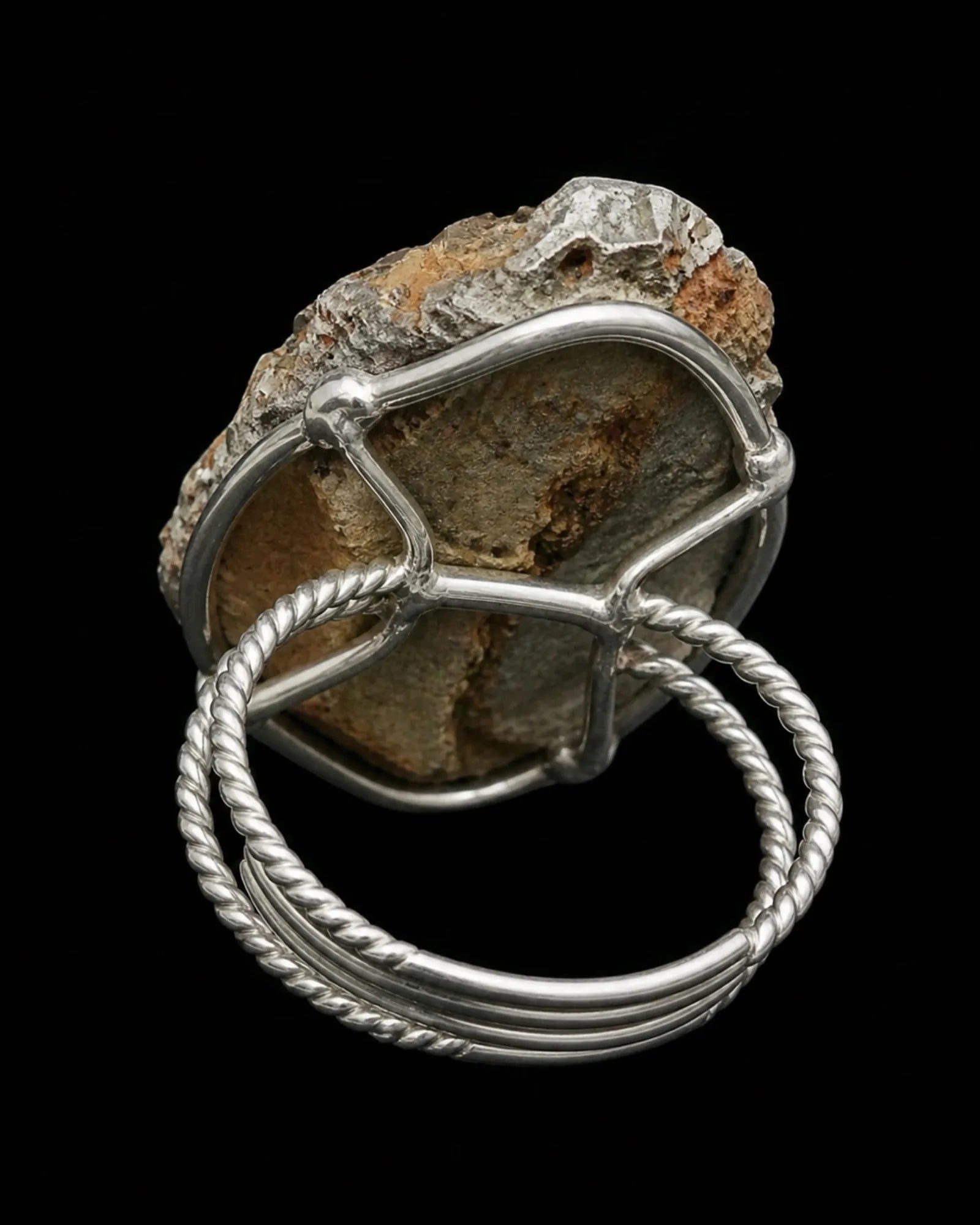 Old Gold Ring — JR01-015 — side and back construction view